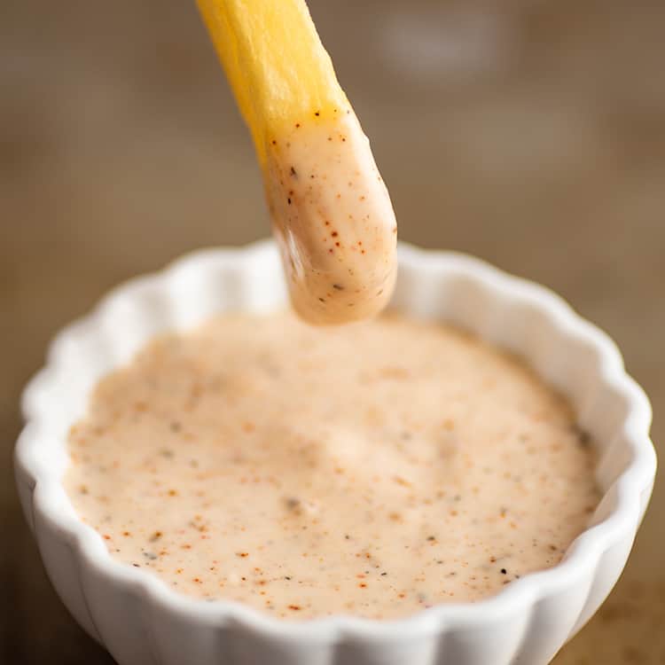 Mastering Homemade Chipotle Aioli: Blender & Immersion Secrets